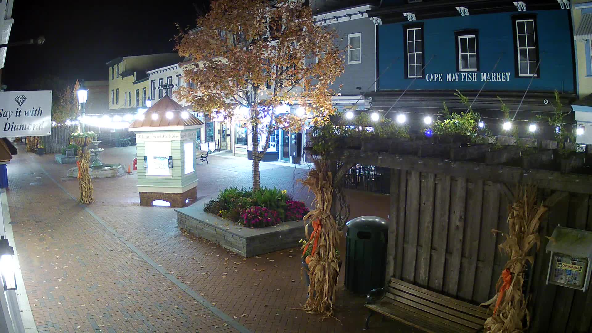 Henrys Cape May Looking North on Mall