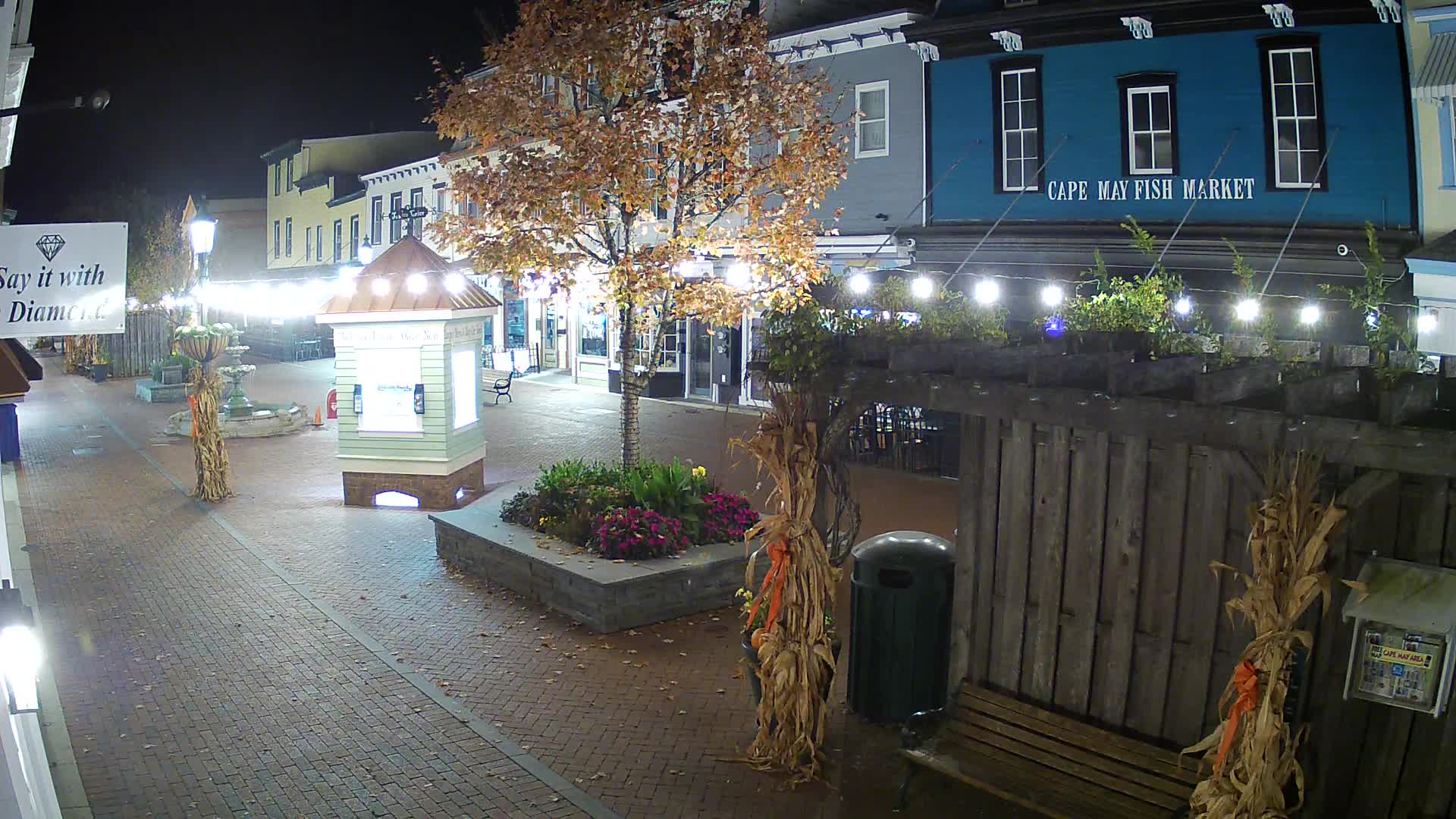 Henrys Cape May Looking North on Mall