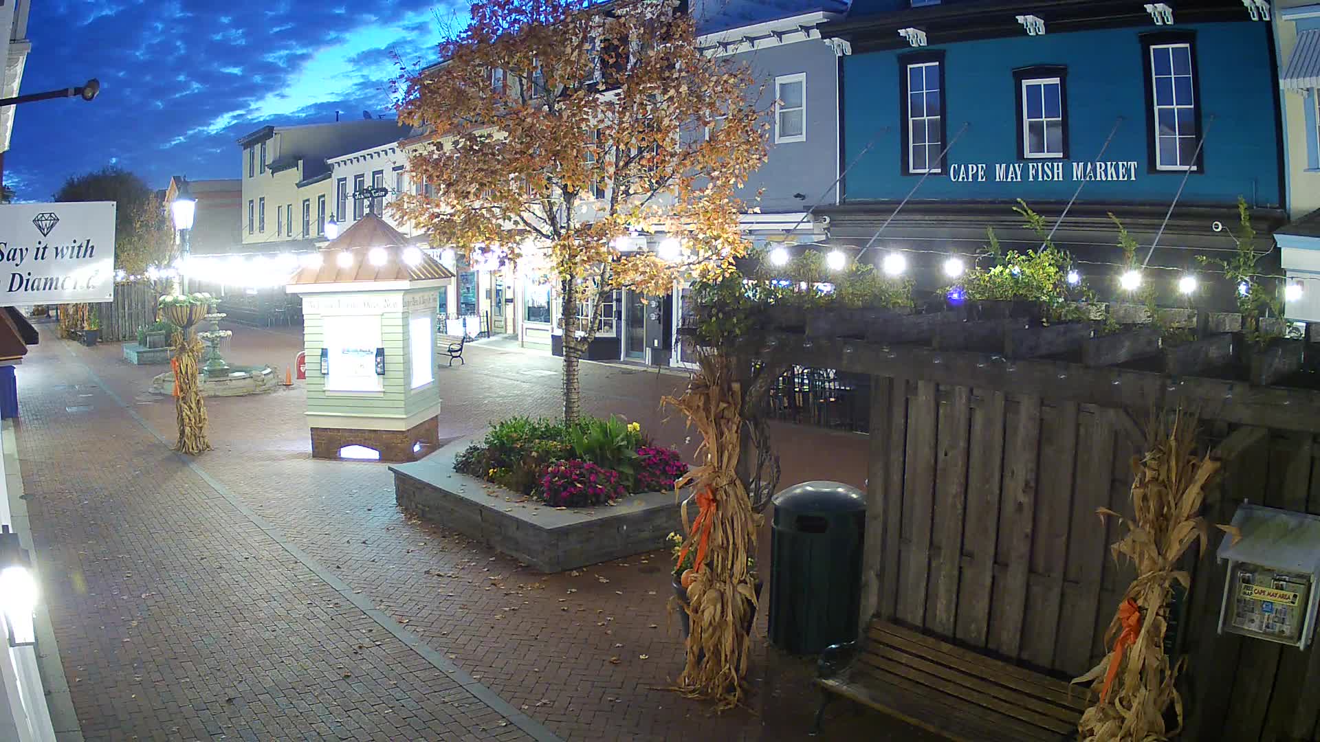Henrys Cape May Looking North on Mall