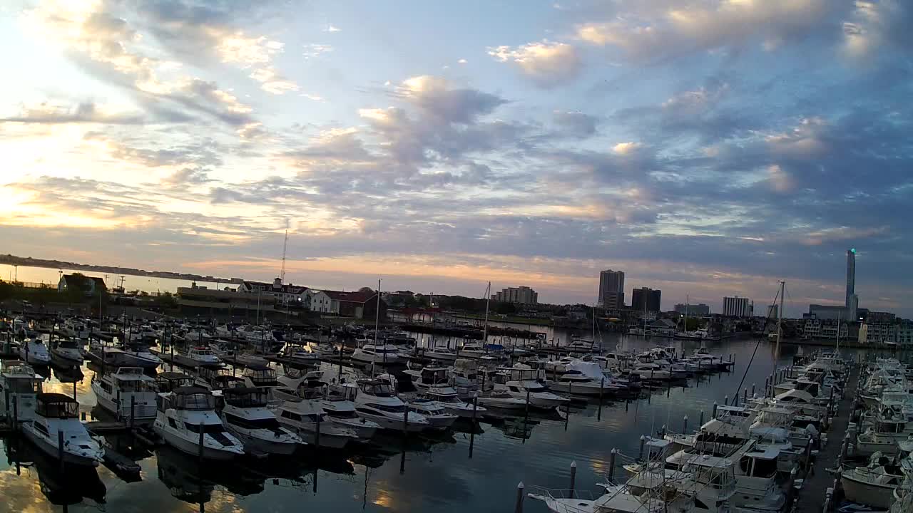 Golden Nugget Marina view looking east (wide)