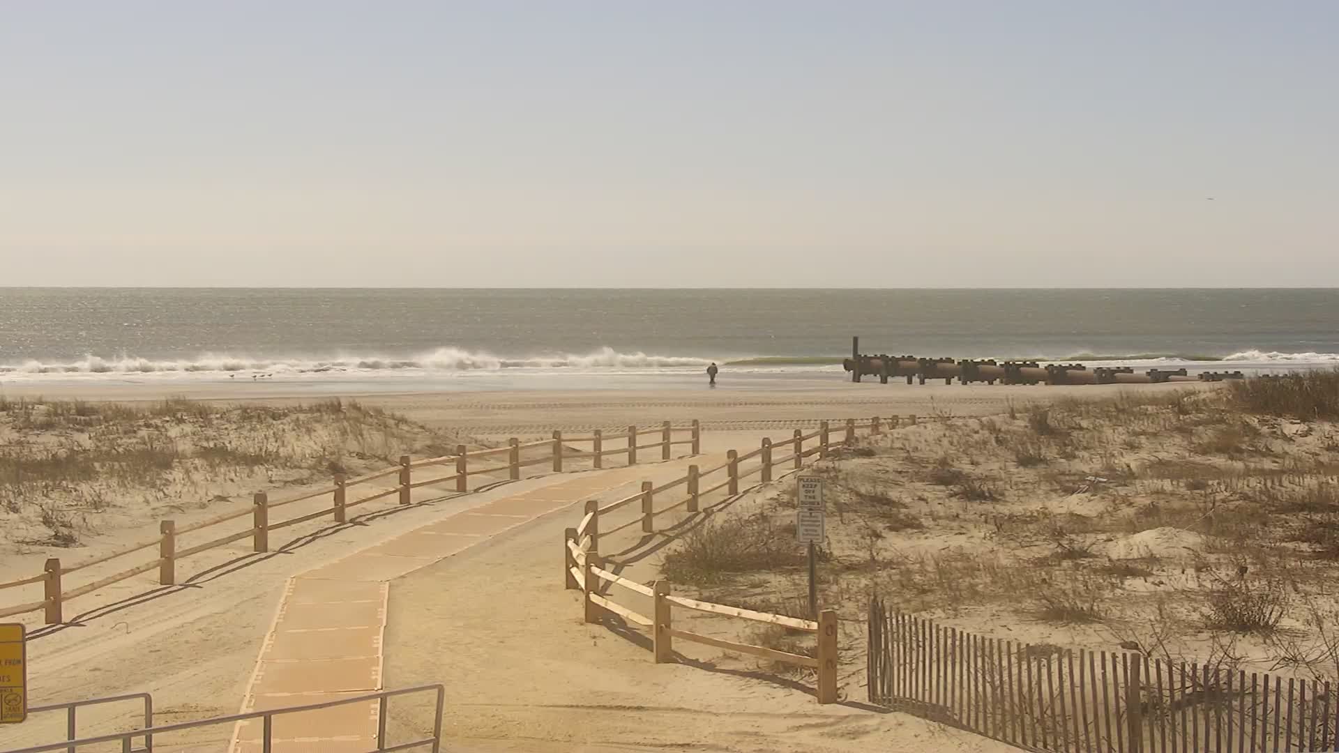 Henrys Landmark Jewelers PTZ Camera Beach