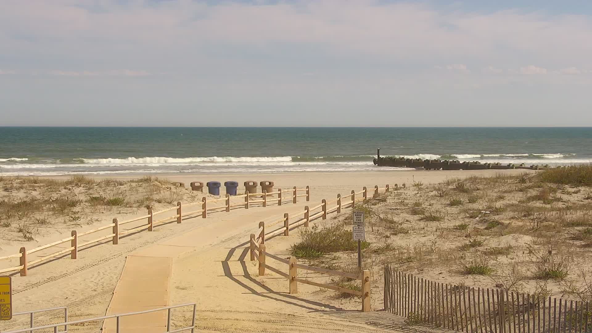 Henrys Landmark Jewelers PTZ Camera Beach